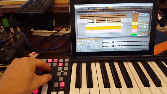 Icon Keyboards Midi Daw Controller Demo смотреть онлайн