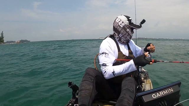 I CAUGHT THIS FISH AT SENTOSA!!! | KAYAK FISHING | - EP119 смотреть онлайн