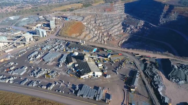 Bardon Hill Quarry Flight with DJI Phantom 4 Drone смотреть онлайн