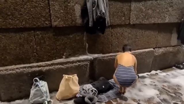 Морщины покинут тебя, если будешь регулярно окунаться в холодную воду!