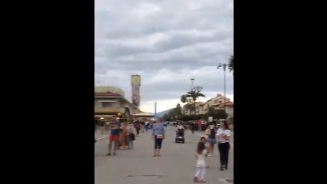 Зажигательные танцы монахинь в Italy Tuscany! СУПЕР ТАНЕЦ! !Танцуют ВСЕ! смотреть онлайн