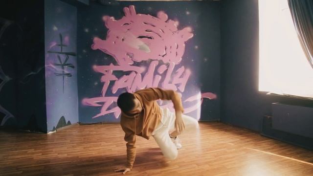 FAMILY DANCE - BAKH | Уроки Брейкданса | 3 Три ошибки при выполнении SWIPES | Танцы Оренбург смотреть онлайн