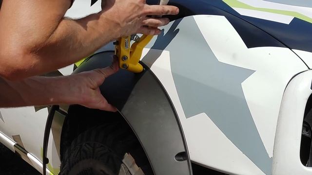 NOW SHE THICC!! Universal Fender Flare + 2" Wheel Spacer Install || Chevy Tracker (Vitara) || DIY смотреть онлайн