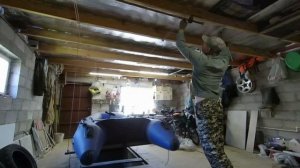 Простое потолочное крепление ПВХ лодки в гараже. Версия 2