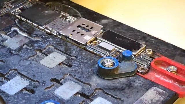 Ремонт iPhone 7 нет сети поиск , нет прошивки модема г.Москва смотреть онлайн