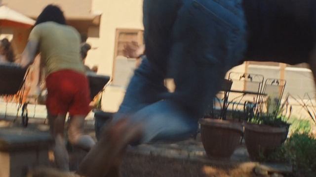 Dan Auerbach - Waiting On A Song смотреть онлайн