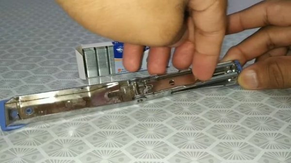 How To Refill Stapler Pins | Kangaro Stapler No 10 | How To Insert Stapler Pin | Kangaro Stapler