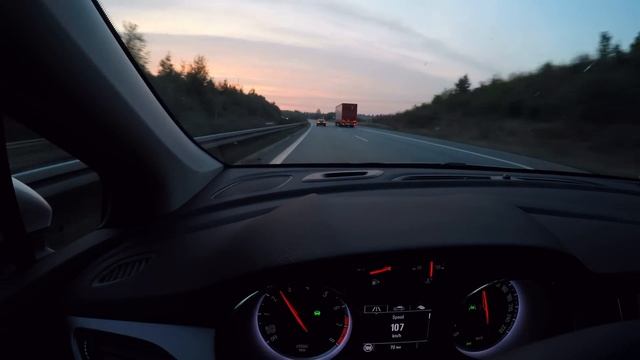 Astra K Acceleration To 216 Km/h / 134 Mph - German Autobahn No Speed Limit