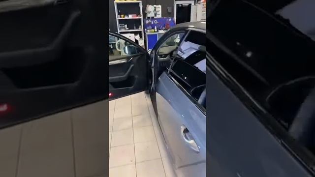 На Skoda Octavia A7 Liftback 2017 года установили электропривод багажника от Autolifttech.net смотреть онлайн