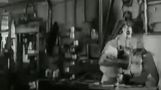 Old Caterpillar Component Rebuild and Material Conservation Video смотреть онлайн