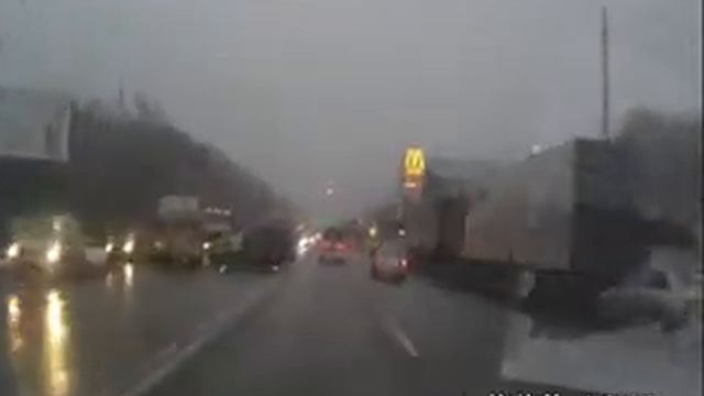 Троицк. Авария. 2011.12.15.wmv смотреть онлайн