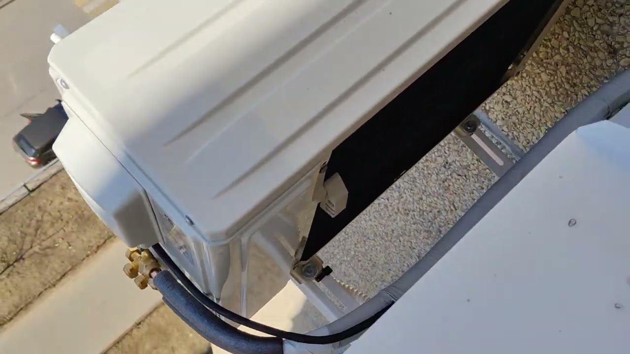 Стандартный монтаж кондиционера со скрытием межблочных коммуникаций на готовый ремонт смотреть онлайн