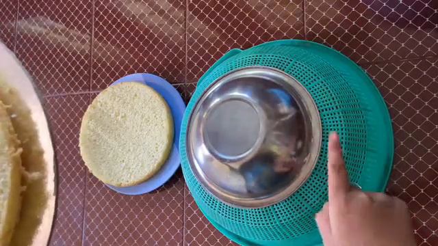 1/2kg. വൈറ്റ് ഫോറെസ്റ് കേക്ക് തയ്യാറാക്കാം ||ബേക്കിംഗ് ടൂൾസ് ഇല്ലാത്തവർക് ഇതുപോലെ ചെയ്തുനോക്കാം смотреть онлайн