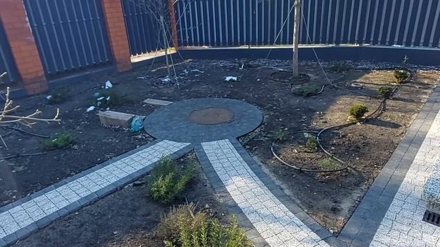 Красивый Ландшафтный дизайн частного дома | Тротуарная плитка антик | Как выглядит скрытый бордюр смотреть онлайн