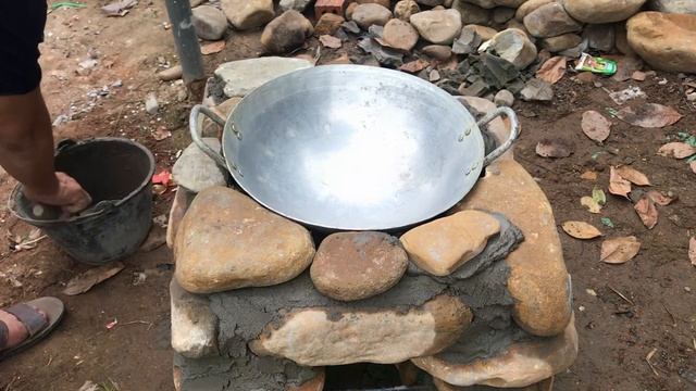 Building Outdoor Wood Stove With Stone // How To Build A Traditional Wood Stove