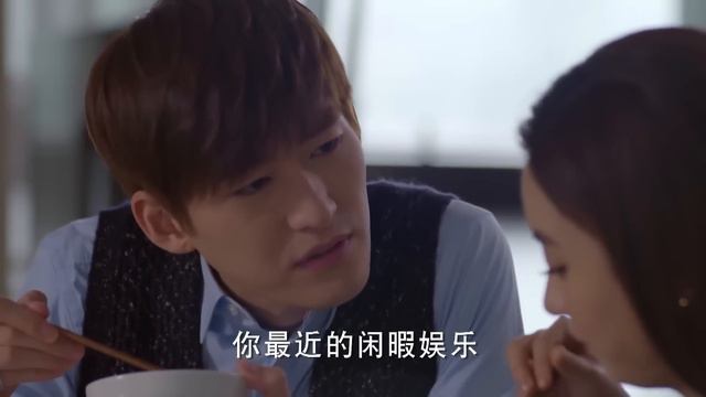 灰姑娘發現完美總裁不為人知的小秘密，總裁一臉寵溺地看著她傻樂！🍑Chinese Dramas | 趙麗穎、張翰 смотреть онлайн