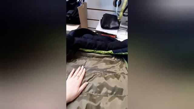 КАК ОТРЕМОНТИРОВАТЬ ПОДКЛАДКУ С СИНТЕПОНОМ В ЗИМНЕЙ КУРТКЕ. ЗАКРЫВАЕМ РАЗРЫВЫ. смотреть онлайн