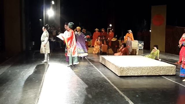 Театральный Грим Костюм и Выступление смотреть онлайн