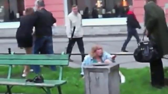 драка старых и молодых смотреть онлайн