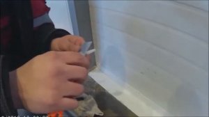 Герметизация шва на сэндвич панелях.