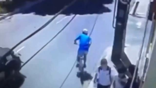 Забрал телефон,и тут же попался смотреть онлайн