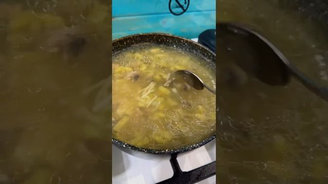 Грибной супчик #russia #сочи #семья #chef #еда #муж #food #готовимдома #отношения #утка #суп #наобе смотреть онлайн