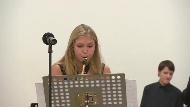 Vivat, Saxophone! для трёх саксофонов с оркестром