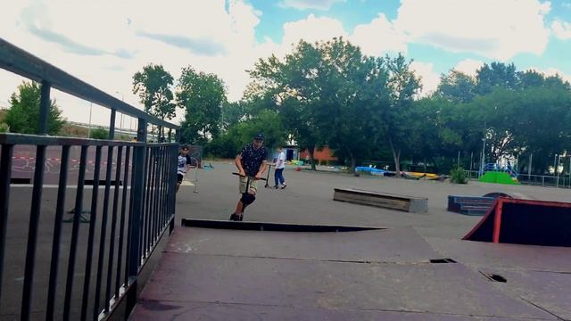 Вова vs. Кирилл! GAME OF SCOOT/ смотреть онлайн