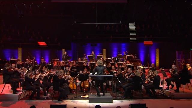 Tapiola Sinfonietta, led by Santtu-Matias Rouvali, plays Clash of Clans смотреть онлайн