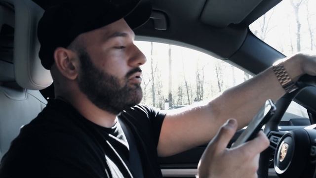 ГОНКА PORSCHE TAYCAN VS PORCHE PANAMERA TURBO /КТО БЫСТРЕЕ? / ОБЗОР НА ОБА ПОРША / ХВАТИТ ЗАРЯДКИ?