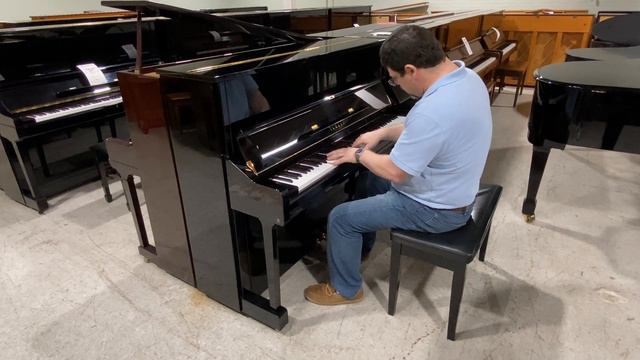 #D155. Used 2003 Yamaha U1 Professional Upright Piano смотреть онлайн