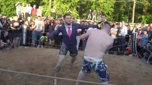 Самый странный бой на Стрелке !!!