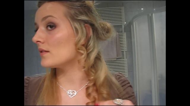 Kako Nakovrčati Kosu Peglom