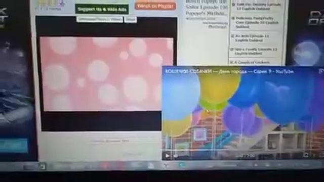 Дэн и Мия надувают воздушные шарики. один из шариков сдувается и падает Марку на голову. смотреть онлайн