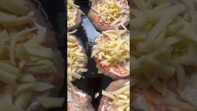 Мясная пицца или мясные гнезда. смотреть онлайн