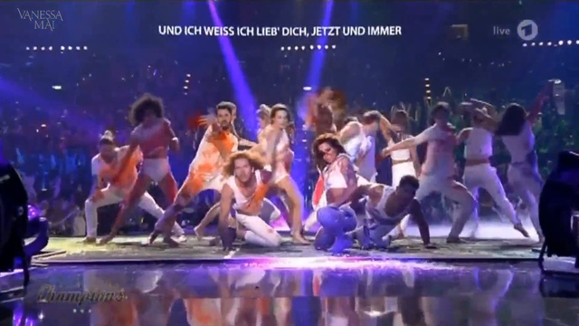 Vanessa Mai - Regenbogen (Schlagerchampions 13.01.2018) смотреть онлайн