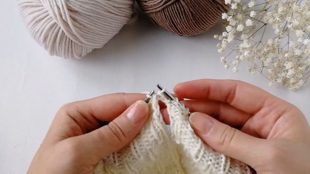 Как замкнуть вязание в круг с помощью дополнительной петли. смотреть онлайн