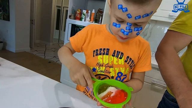ПОПРОБУЙ СЪЕСТЬ ЕДУ ПРЕДМЕТОМ ЧЕЛЛЕНДЖ ! // KiFill Boys