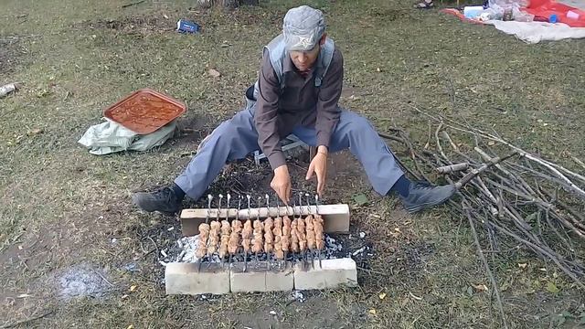 Шашлык из Говядины Очень Сочный и вкусный.Пикник в горах 2019. смотреть онлайн