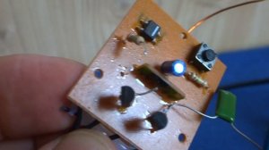 ? ПРОСТАЯ СХЕМА СВЕТОМУЗЫКИ НА ТИРИСТОРЕ