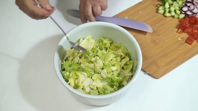 Вкусный салат из салата Айсберг. Рецепт соуса и салата. Вкусно, полезно ,сытно. смотреть онлайн