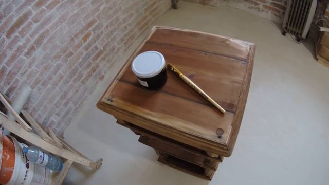 Антикварная тумбочка в прихожую. Собираю из "дров" смотреть онлайн