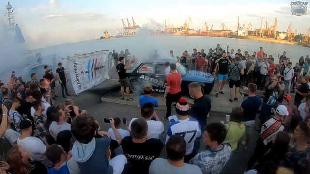 BURNOUT Show (или, как быстро спалить кучу резины)