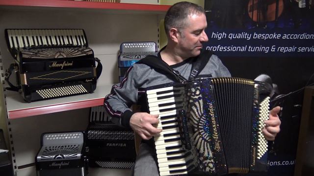 Alessandrini Piano Accordion Demonstration смотреть онлайн