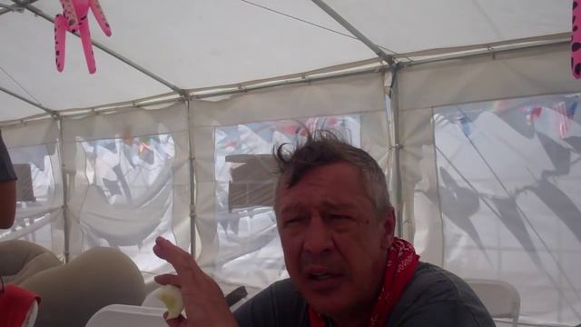 Михаил Ефремов на Бернинг Мен...) смотреть онлайн