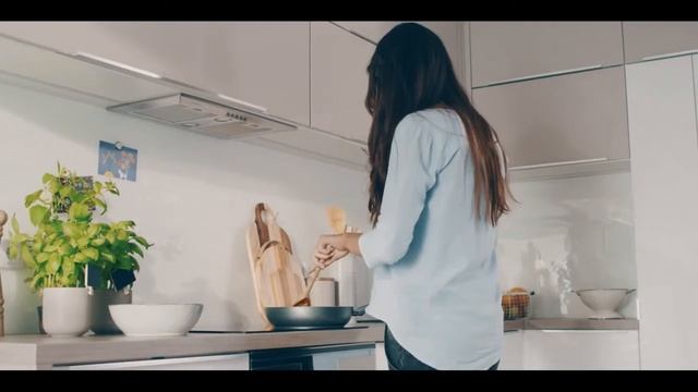 Мебельные фасады для кухни Rehau CRYSTAL смотреть онлайн