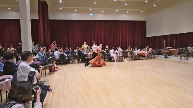 Crystal Dinner and Dance - Aleks and Victoria - Foxtrot смотреть онлайн