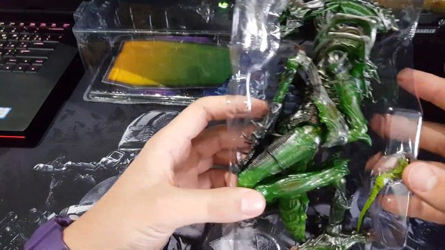 Распаковка коллекционной фигруки чужого neca . Unboxing mantis alien , aliexpress смотреть онлайн