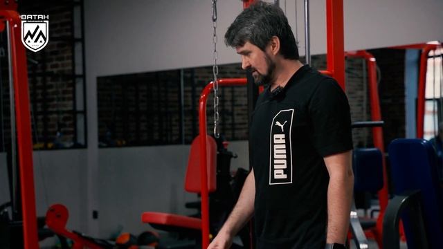 ФУТБОЛИСТ ПОРВАЛ СВЯЗКИ. ЧТО ДЕЛАТЬ? | ВАТАН | Часть 1 смотреть онлайн