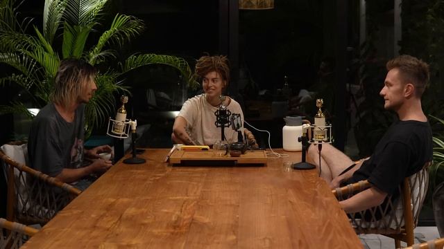 Что такое проявленность? Зачем создавать контент и как общаться с внутренним критиком? смотреть онлайн